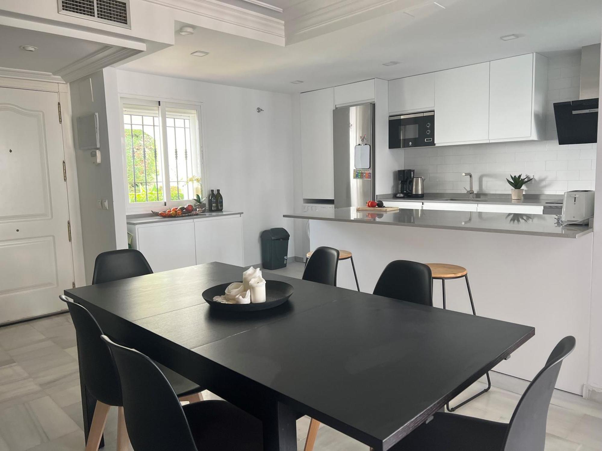 Beatiful Newly Renovated 3 Bedroom * Marbella