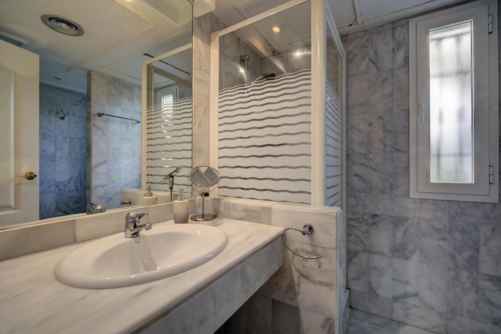 Beatiful Newly Renovated 3 Bedroom